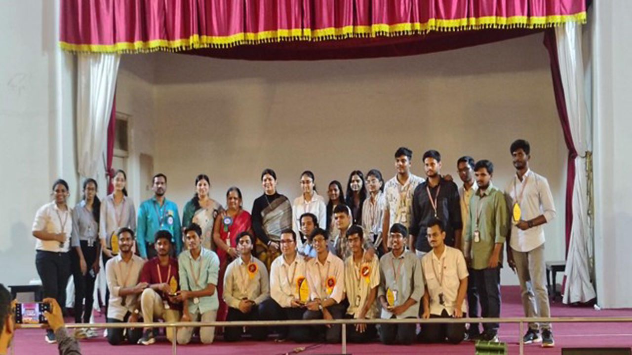 Students showcasing projects at Prakalp 2025 expo